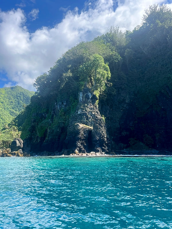 Te Pari et ses falaises Te Pari et ses falaises