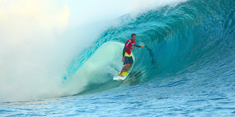 Surf à Teahupoo