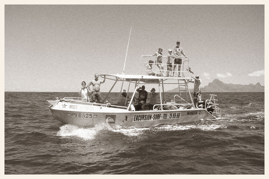 2e bateau de Tahiti Iti Tour and Surf 2e bateau de Tahiti Iti Tour and Surf